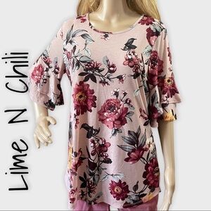 LIME N Chili pink floral top
Size large